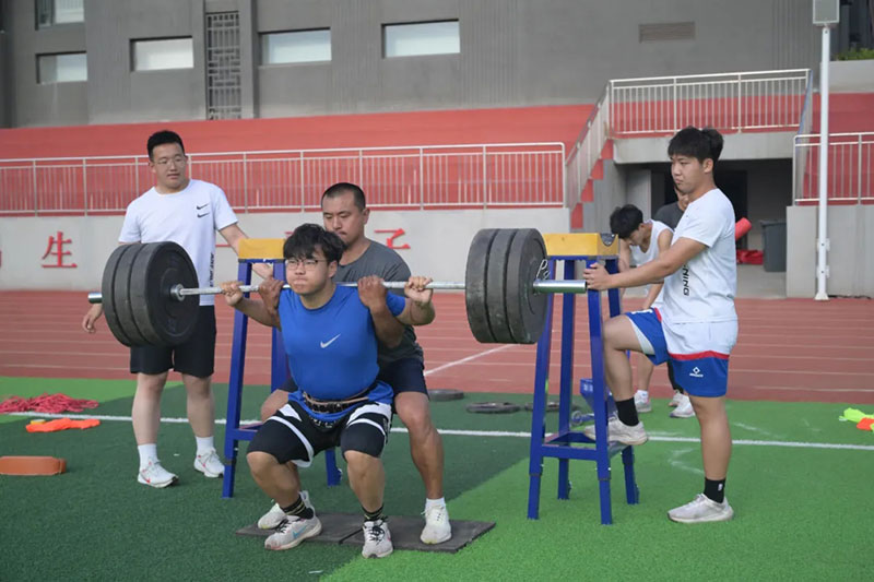 以“量身定制”“因材施教”的教育理念成就学生卓越