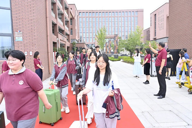 校园安全无小事，放学路上也“风景”