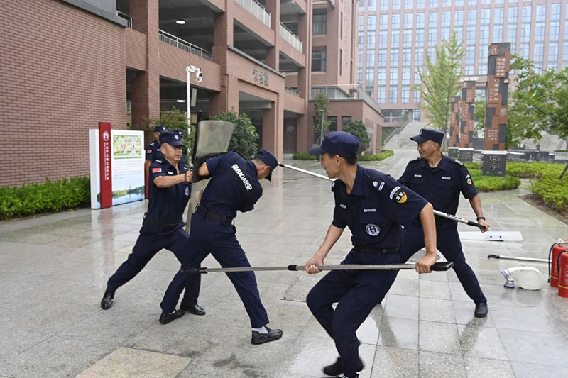 校园安全无小事，放学路上也“风景”