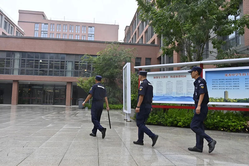 校园安全无小事，放学路上也“风景”