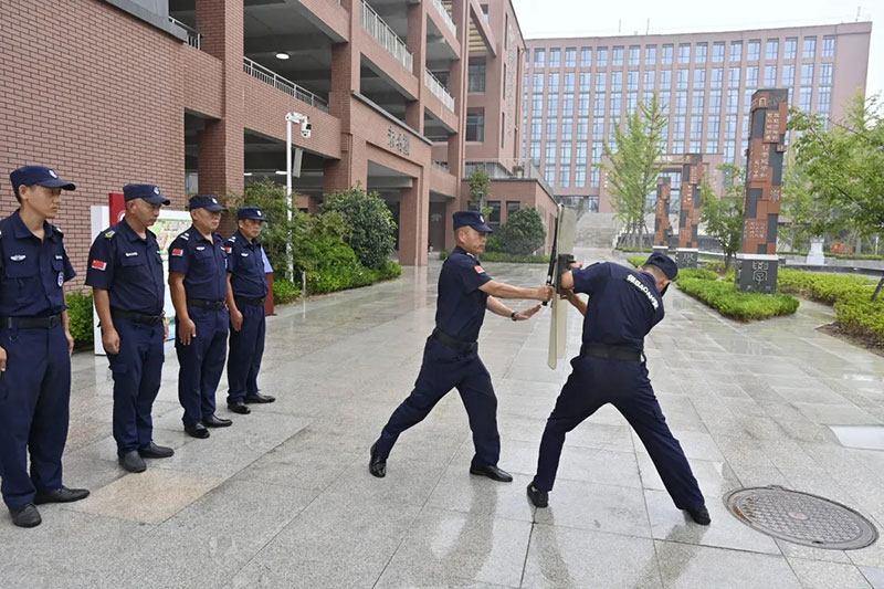 校园安全无小事，放学路上也“风景”